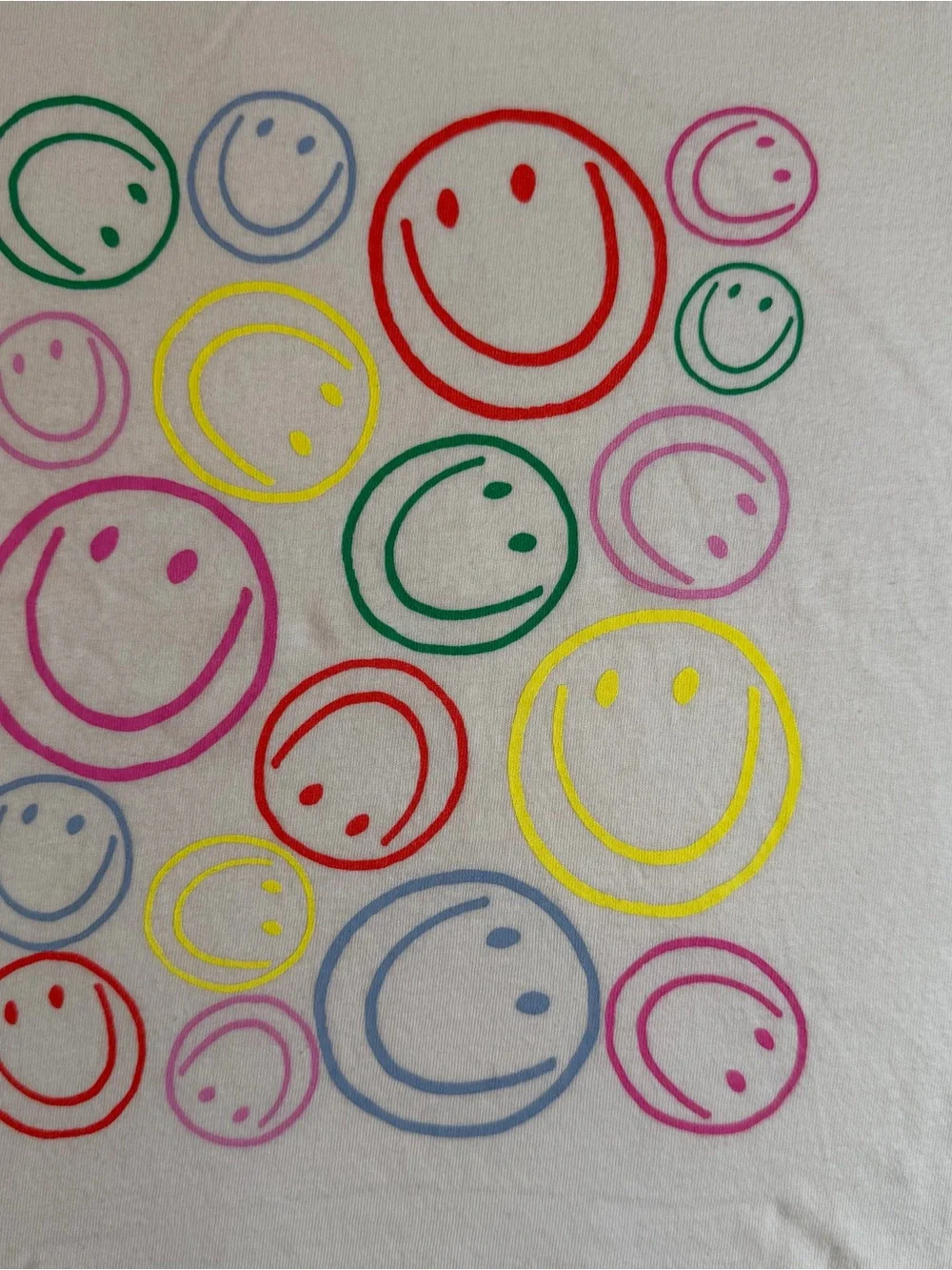 GAP kids szS(6-7) White Short Sleeve Tee with Multicolor Smiley Faces